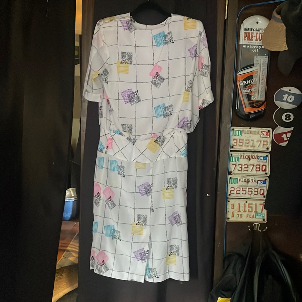Vintage size 8 dress with shoulder pads